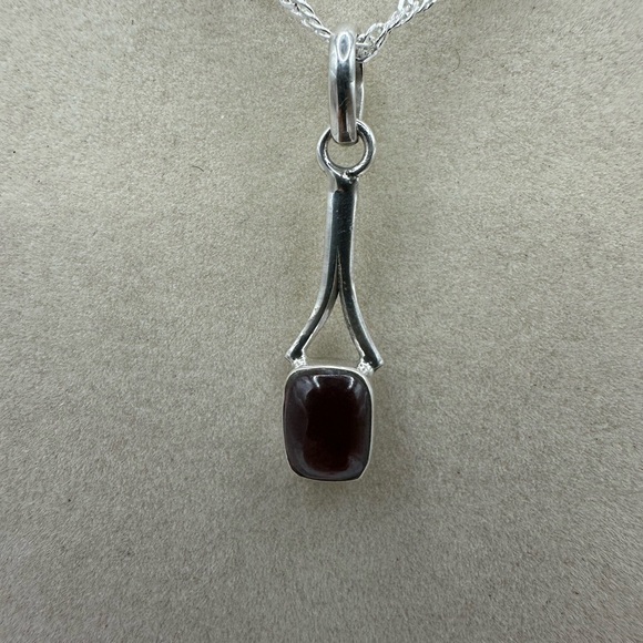 Silver and Garnet Pendant on Silver Twisted Chain - Picture 3 of 11